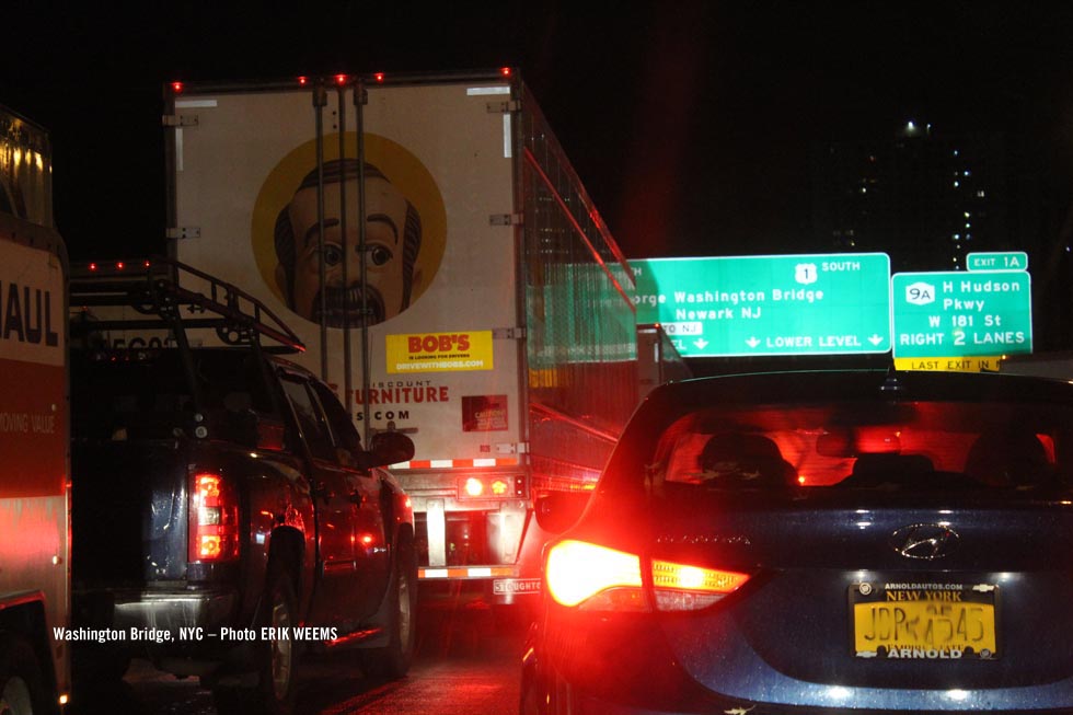 Washington Bridge - New York City at night, traffic jam