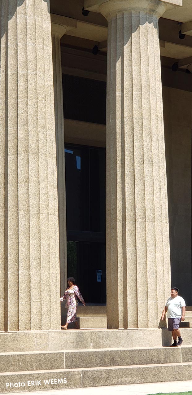 Columns at the Nashville Parthenon Columns at the Nashville Parthenon